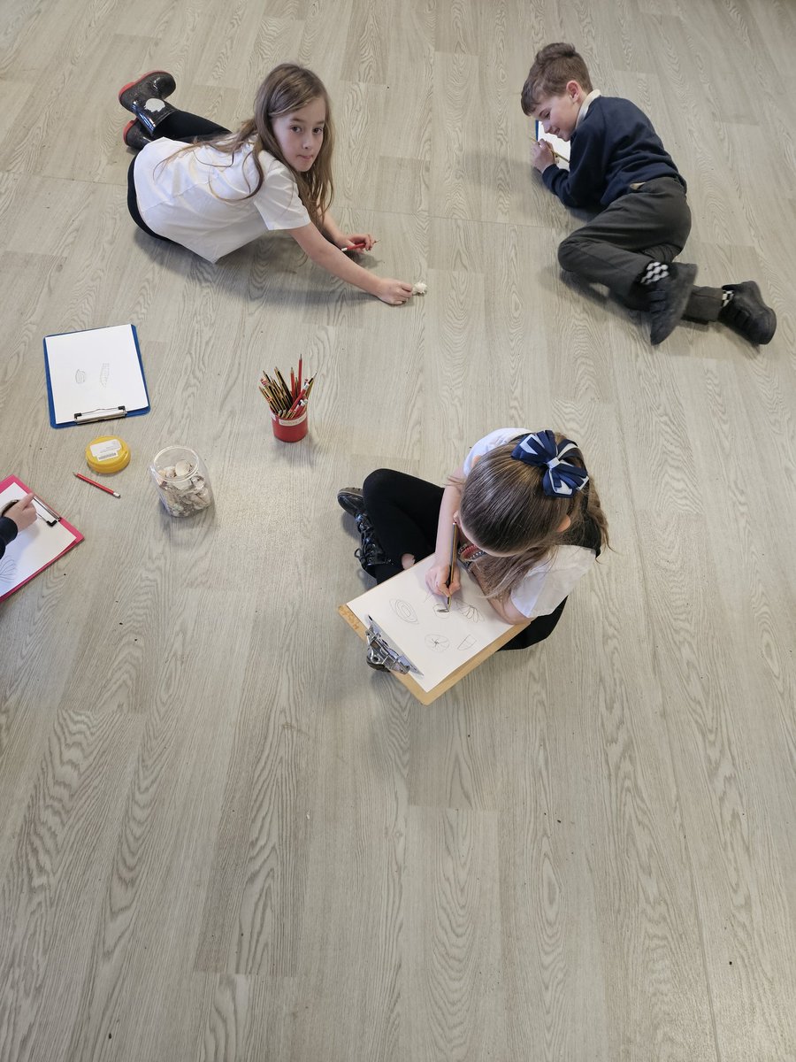 mrsmackay123's tweet photo. We had an action packed afternoon of learning today! We were lucky enough to have a visitor with all the knowledge about our topic, marine biologist @FitzerSusan from the University of Stirling! We learned about the effects of climate change on the ocean and how this affects 1/2 https://t.co/MnHJzL1AfD