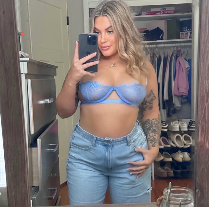 Watch kylie's leaked NSFW photo on TwXstars