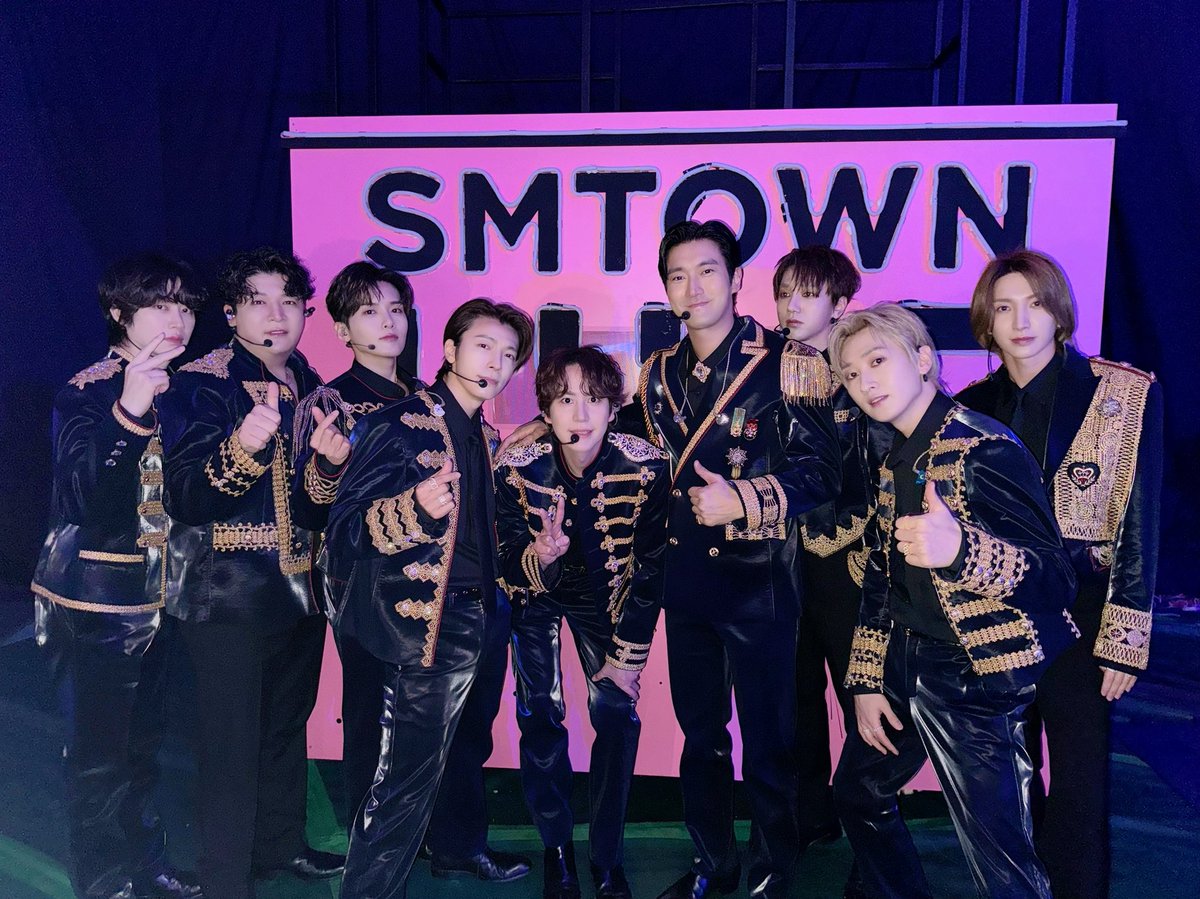 무대에서 제일 조용한 슈퍼주니 어예요💙 #슈퍼주니어 #SUPERJUNIOR #SMTOWN2024 #SMTOWN_LIVE #SMCU_PALACE_TOKYO #SMTOWN_LIVE_2024_TOKYO