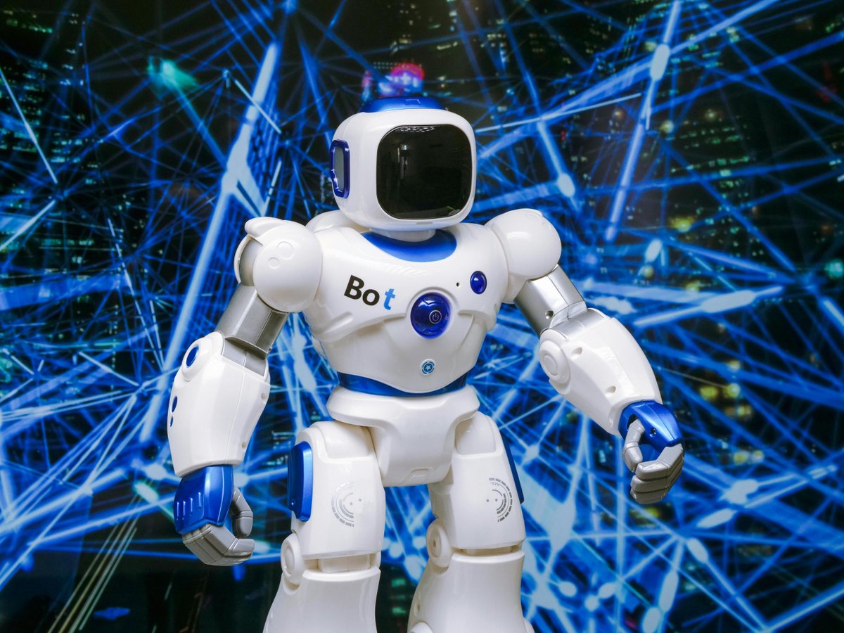 Are AI Bots the future of Cybersecurity?

We discuss here: buff.ly/3OQEXzf 

(No actual sentient robots were harmed in the creation of this post.)