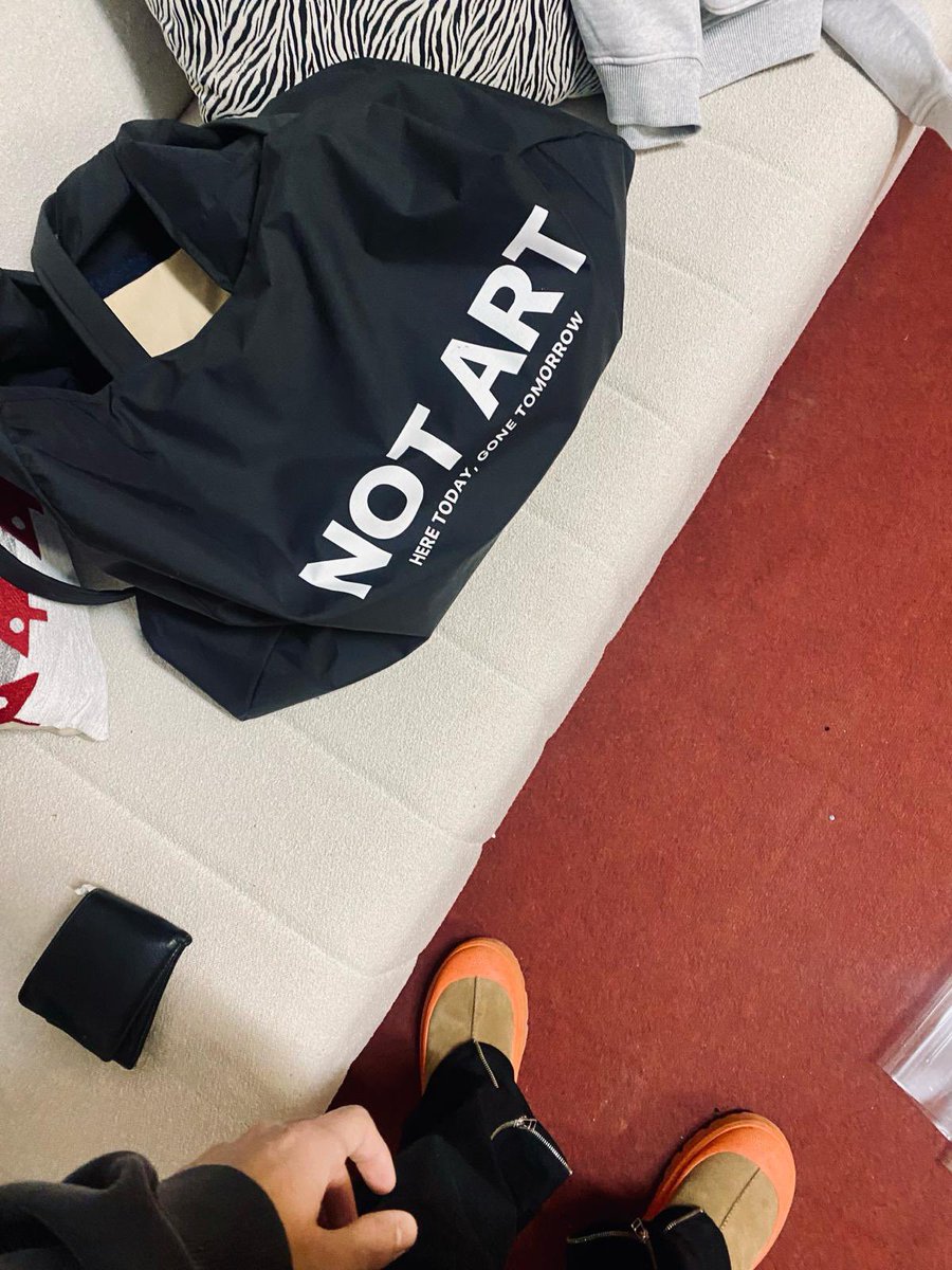 notartclo's tweet photo. Introducing our high-quality waterproof Tote bags. Coming next week.

#heretodaygonetomorrow https://t.co/CAtuOskJ10