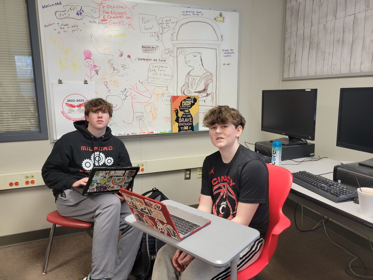 MilfordWriting's tweet photo. We always love the full capacity days in Writing Center. #amwriting #MilfordWrites https://t.co/y2jtqQvN3a