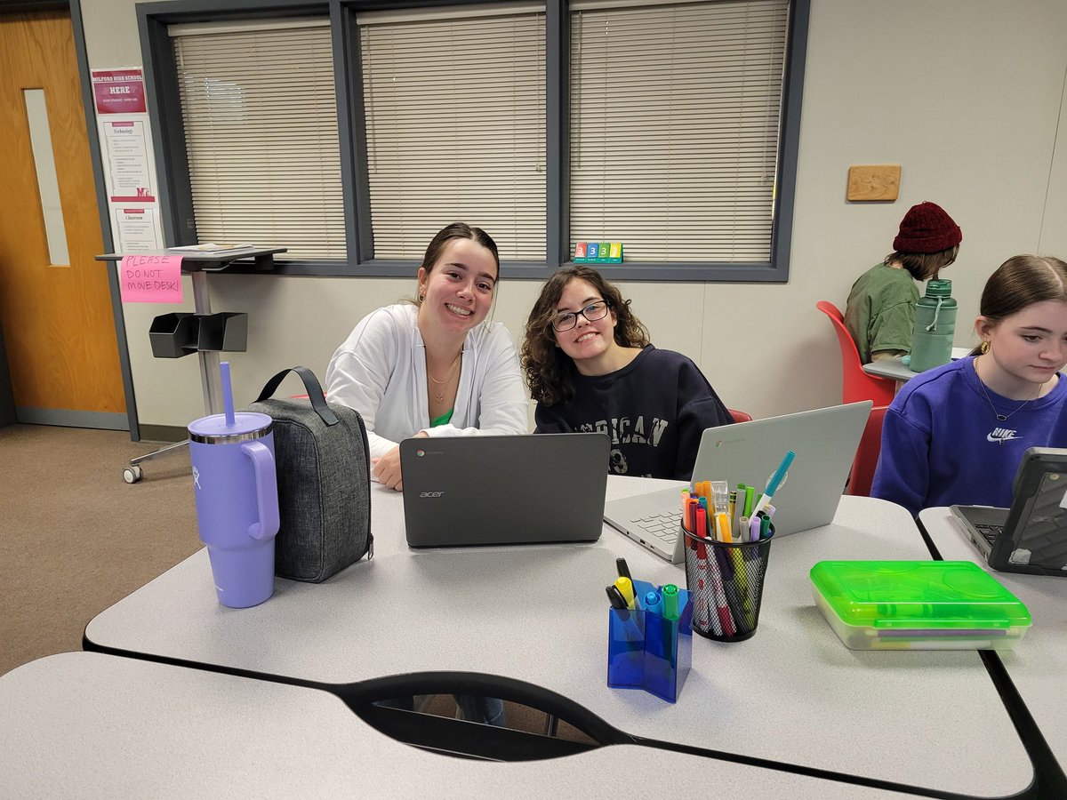 MilfordWriting's tweet photo. We always love the full capacity days in Writing Center. #amwriting #MilfordWrites https://t.co/y2jtqQvN3a