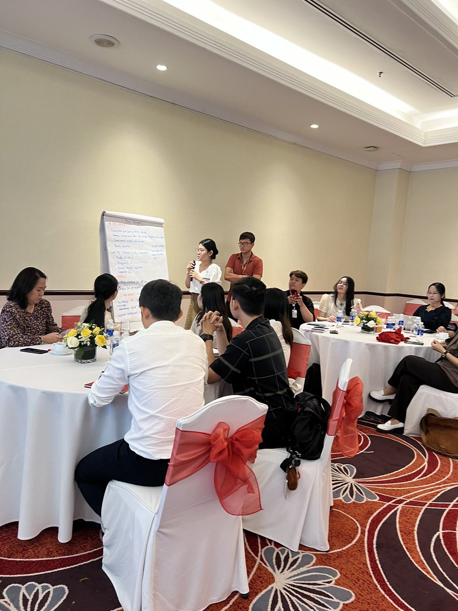 crbrownwilson's tweet photo. A great visit to our partner UMPto #Codesign a #BrainHealth #Game in #Vietnam - loved working with the #interprofessional #students who had such great ideas! Thanks to our #colleagues at UMP for the support!! https://t.co/dq2wIdgYGA