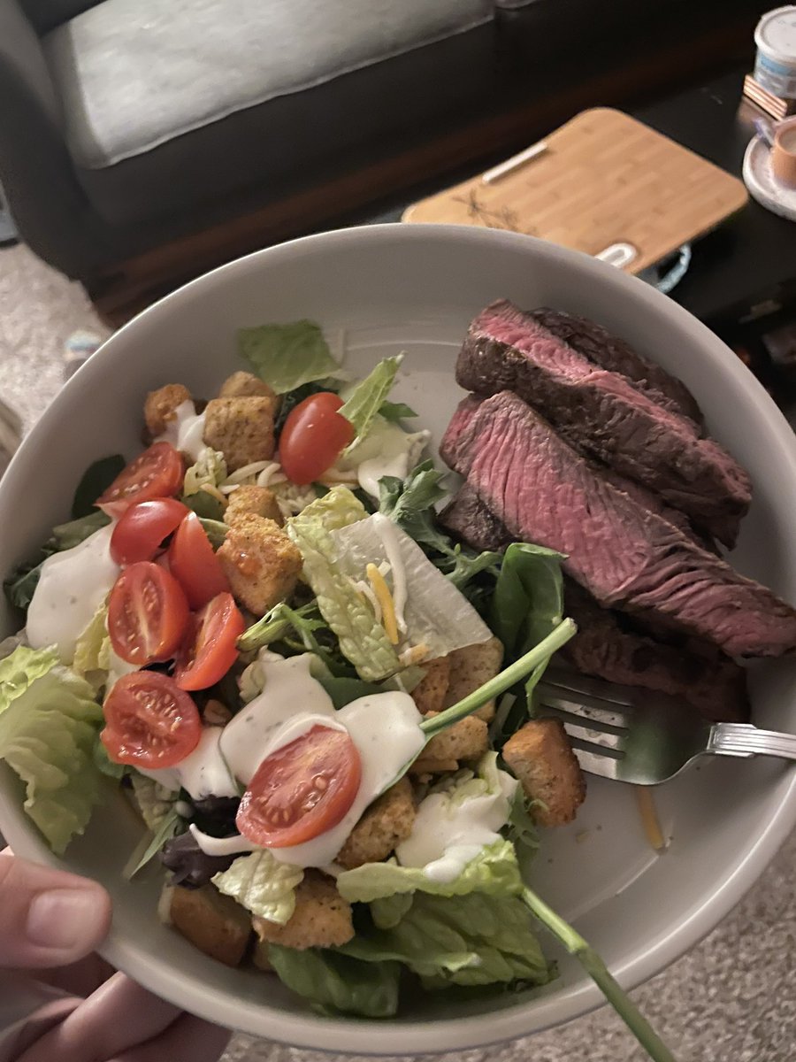 Aut_tot's tweet photo. Cooked a perfect steak last night if anyone even cares https://t.co/svoihgD5Ia