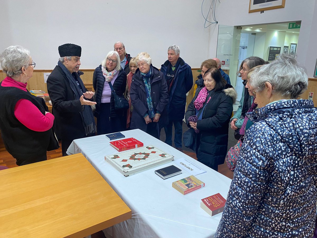 AMYAEpsom's tweet photo. 18 members of Epsom &amp; Ewell U3A were shown the Baitul Futuh Mosque and exhibition area by our local Imam @FarukhAhmed90 where they were given an introduction to the translations of the Holy Qur’an.
The group also had an opportunity to hear the “Adhan” (the Muslim call to prayer” https://t.co/T4vLSb5aYO