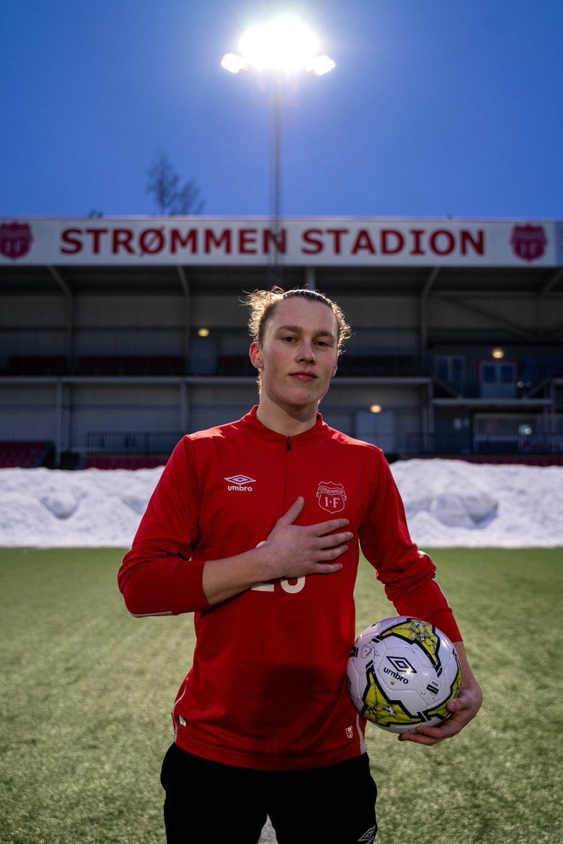 StrommenIF's tweet image. Velkommen til laget, Julian Mikalsen Kristengård! 🎉👏 Ser fram til å se deg skinne på banen! ⚽️💫

 #nysignering #strømmen