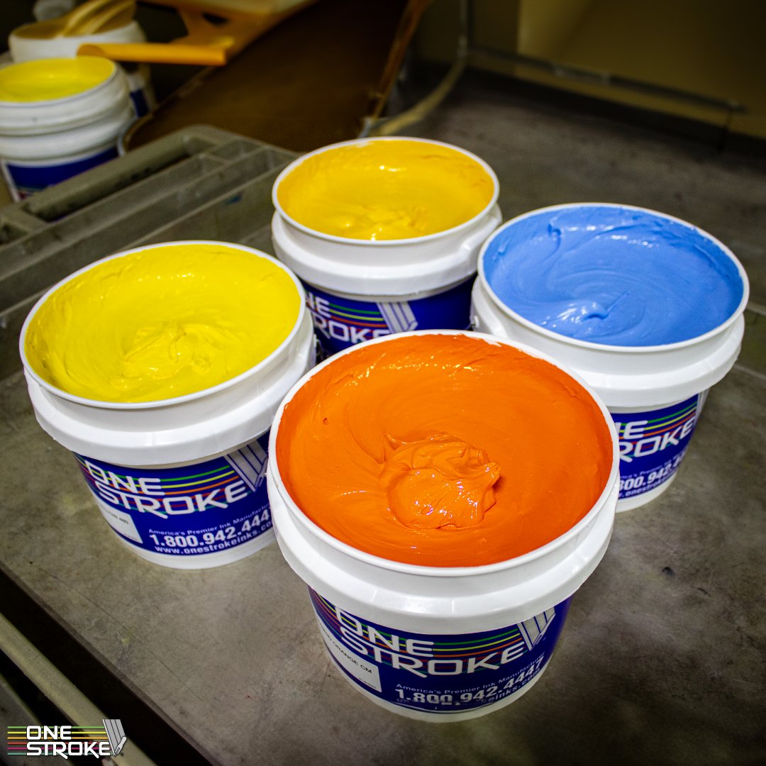 What color are you dipping into today? Swipe to see mixing progress! 😎

#ink #inkmaster #screenprinting #screenprintingink #screenprint #screenprinters #screenprintshop #serigrafia #OneStrokeInks