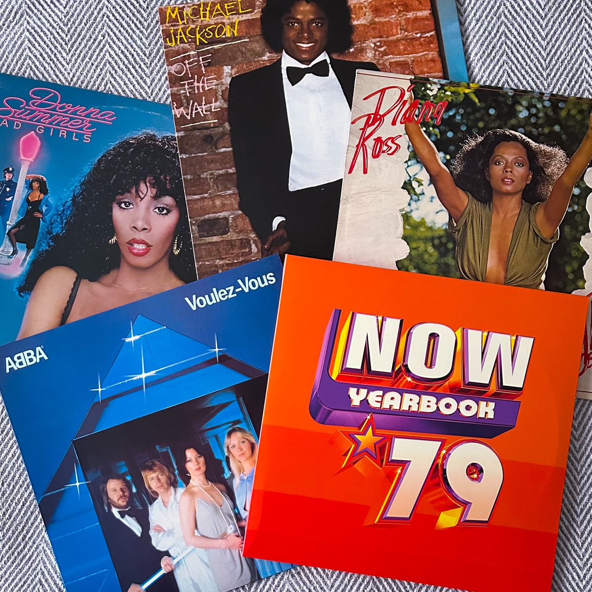 RACCOONFM1's tweet image. My playlist today: Theme 1979

🔸Now Yearbook 1979
🔸ABBA - Voulz Vouz
🔸MJ - Off the Wall 
🔸Diana Ross - The Boss
🔸Donna Summer - Bad Girls

#NowPIaying #Vinyl #Feb24