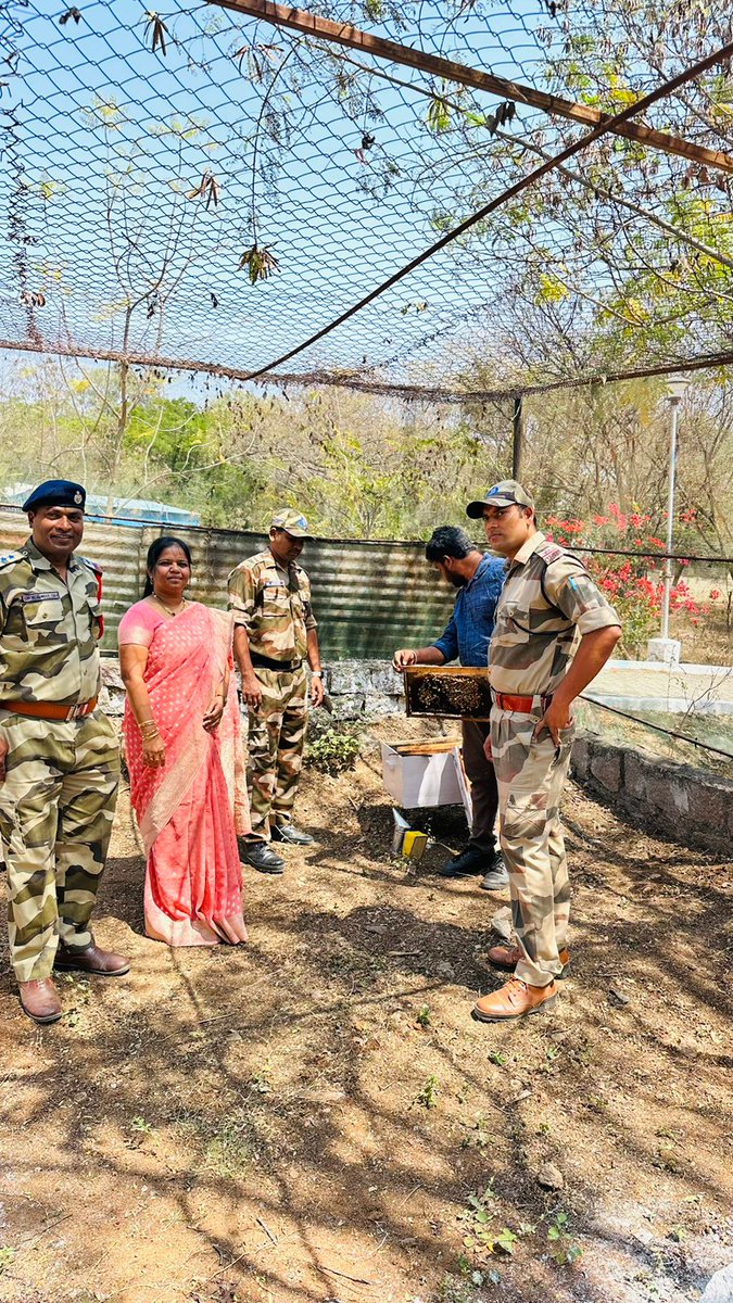 Forest College, Mulugu, Telangana, promotes #ScientificBeekeeping, supplying #Honeybee colonies & gear to Central Armed Police Forces in Telangana. Sponsored by National Bee Board, Ministry of Agriculture, it's part of the #NationalBeekeeping & Honey Mission.