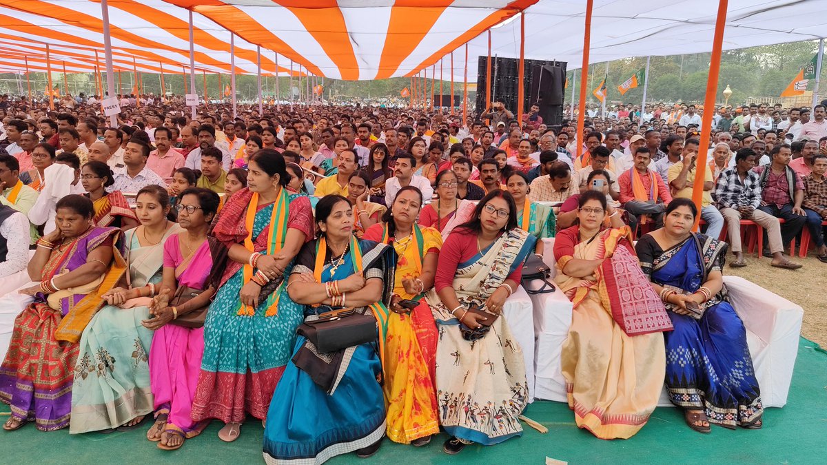 rajnathsingh's tweet photo. Visited Nabarangapur, Berhampur and Mayurbhanj during my cluster tour in Odisha today. There is tremendous energy and enthusiasm among the karyakarta and the people of Odisha for the BJP.  They have been witness to unprecedented development in the state in the last ten years, as PM Shri @narendramodi has taken special care of the state.

I’m grateful to people of Odisha for their love and affection.