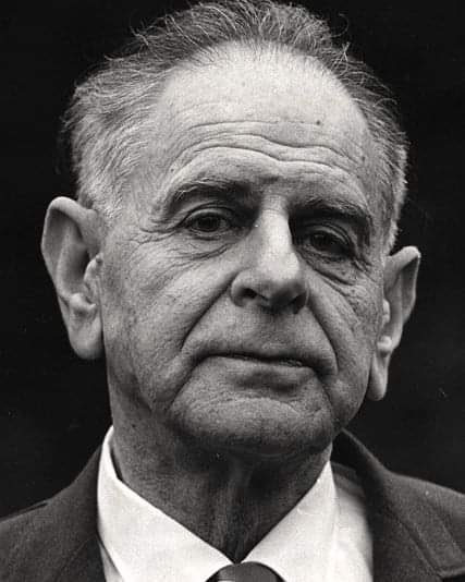 OutlawsPoetic's tweet photo. “True scientists look for evidence to disprove their hypotheses, but pseudoscience looks for evidence to support it”. 

—Karl Popper https://t.co/vTUsI6koJB