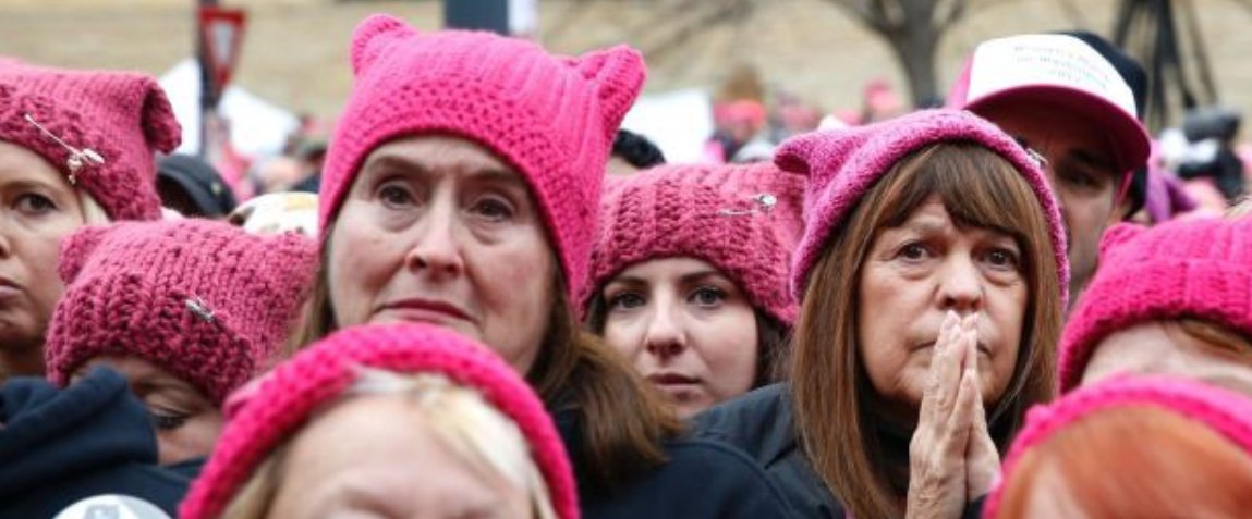 Ertist's tweet photo. @elucinate I can't disagree. We have a herd of crowned-up women who will follow the mob anywhere.

#WhyIDontGive to @NPR PsyOps Nooz https://t.co/fQnJPmvZNN