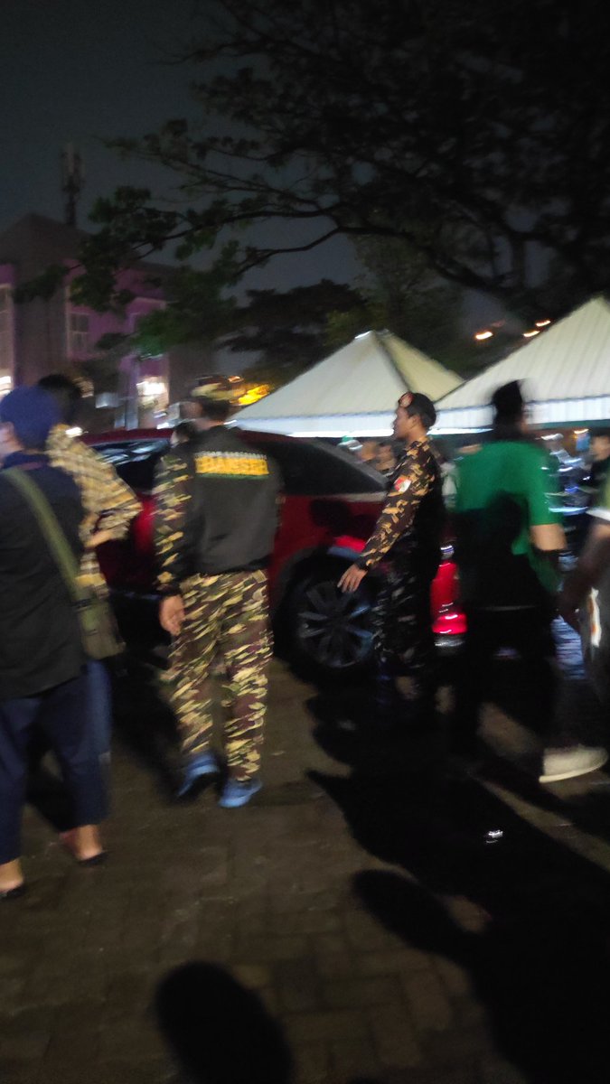 Baru kali ini ngerasain ikut pengajian dibubarin. Ustadznya lagi ngomong pun dipaksa berhenti.

Kajian Ust. Syafiq Riza Basalamah
Surabaya, 22 Feb 2024