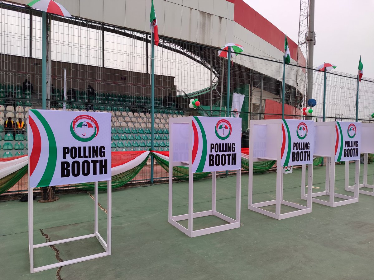 IyobosaSamuel's tweet image. PHOTOS: Guests arriving the Tennis Court of Samuel Ogbemudia Stadium, Benin City, the venue of the PDP gubernatorial primaries.

Asue Ighodalo is a goal 🥅

#SupportPDP 
#EdoDecides2024 
#AsueIghodalo2024