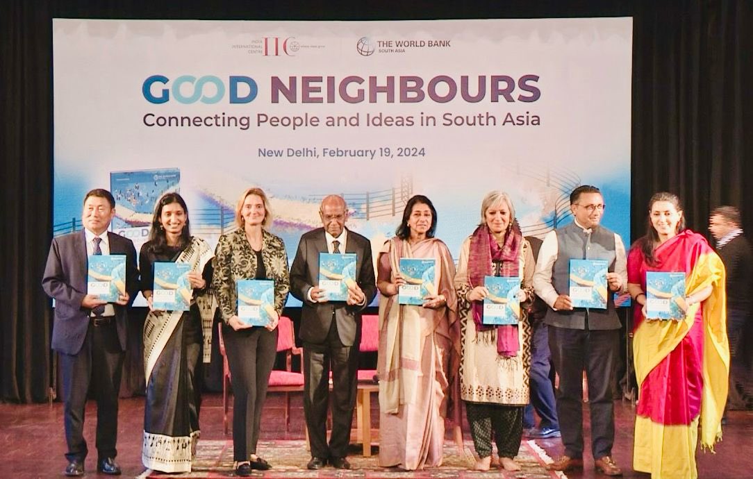 Director General ICIMOD Pema Gyamtsho (@ICIMODDG) at the launch of 'Good Neighbours – Advancing Regional Integration, Cooperation, and Engagement in South Asia,' by The @WorldBankSAsia, stands with ▪ Ambassador Shyam Saran, President, @IIC_Delhi ▪ @cfruman, Director, South…