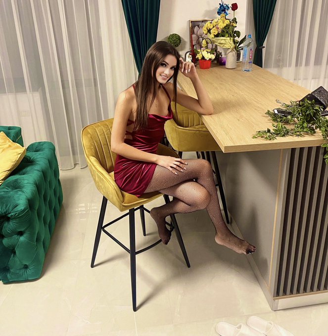 You have red wine ?🍷 https://t.co/BYwthG5yeU<a href="/tag/girl"class="tags"><span>#girl</span></a><a href="/tag/dance"class="tags"><span>#dance</span></a><a href="/tag/skinny"class="tags"><span>#skinny</span></a><a href="/tag/naked"class="tags"><span>#naked</span></a><a href="/tag/shake"class="tags"><span>#shake</span></a>