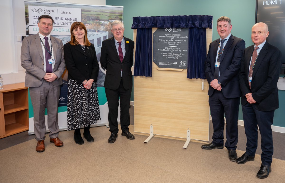 🏴󠁧󠁢󠁷󠁬󠁳󠁿 @colegllandrillo’s brand new Engineering Centre was officially opened yesterday by First Minister, @MarkDrakeford. Full story 📰 gllm.ac.uk/sm/rhyl-eng