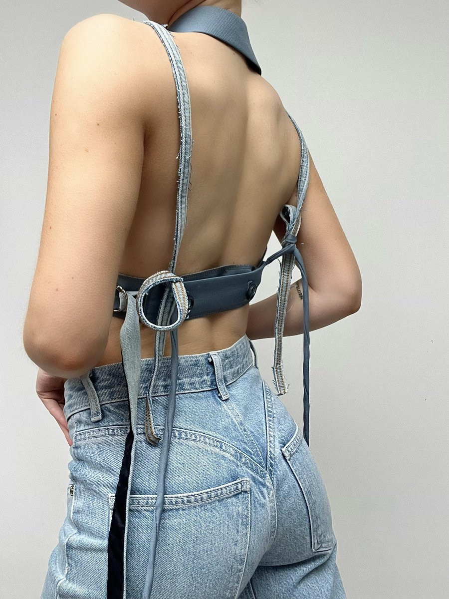 SarahORobinson_'s tweet photo. Our ninth 10 X 10 bralet is now available! Mix of preloved blazer and jeans. 

Part of 10 X 10 campaign, featuring 10 Slash Bralet Styles, in 10 variations, at 10 different prices over the span of 10 days.

#upcycling #denimupcycling #denim https://t.co/Qu54VJYaYG