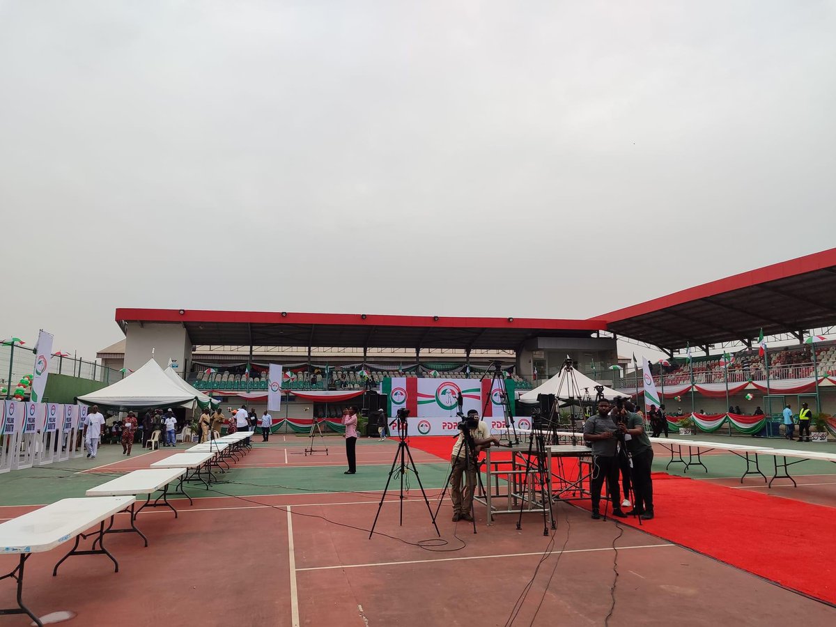 thelionKC1's tweet image. PHOTOS: Guests arriving the Tennis Court of Samuel Ogbemudia Stadium, Benin City, the venue of the PDP gubernatorial primaries.

Asue Ighodalo is a goal 🥅 @Aighodalo 

#SupportPDP