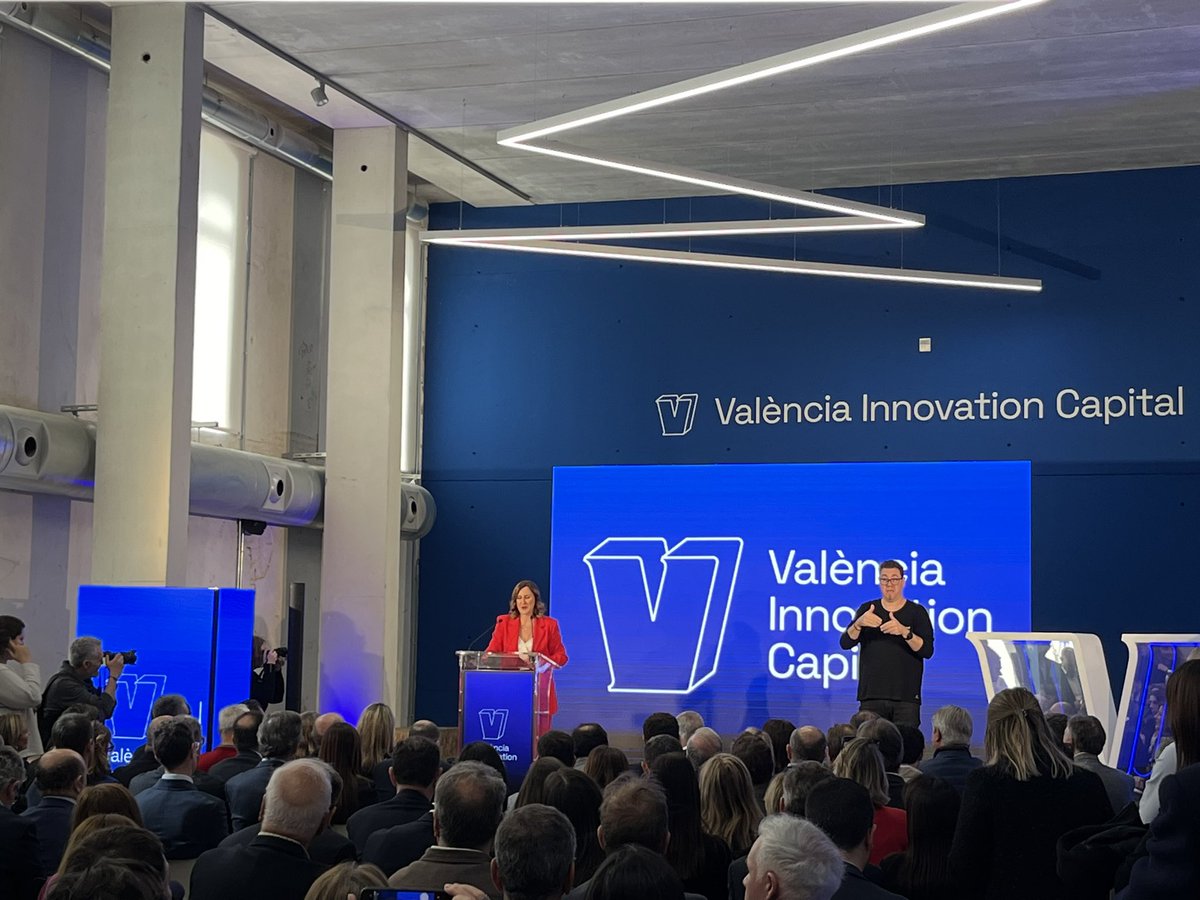 draperb1_vc's tweet photo. Hoy estamos presentes en el evento en el que se presenta el nuevo #Hub de #LaHarinera y la nueva estrategia de @VLCInnovation para el futuro
Hacemos #ecosistema para ser más potentes
#startup #ecosistemavalenciano #investment #VentureCapital #HumanVC #DraperB1 #DraperGoGlobal https://t.co/nk5aoyir60