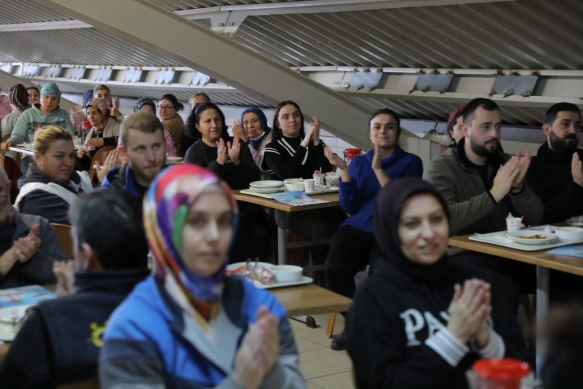 BBvolkanyilmaz's tweet photo. Özkan Tekstil Yönetim Kurulu Başkanı Özkan Baş ve kıymetli personelleri ile öğle yemeğinde bir araya geldik. https://t.co/AiXnnSXLci
