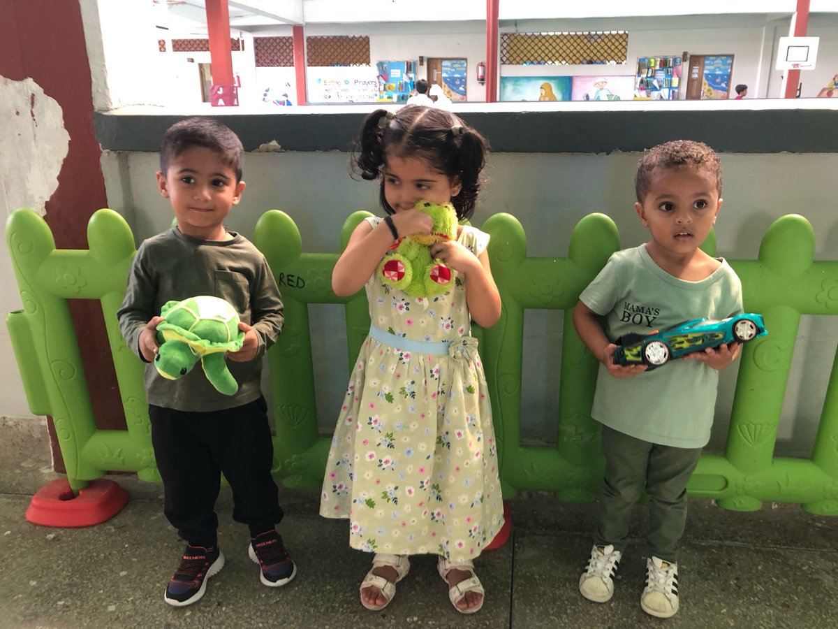 JafferyAcademy's tweet photo. Colour green…colour green…where are you?..... Pre-K learners had lots of fun engaging in different learning activities during their numeracy lesson on the introduction of the colour green.
#colours #funwithcolours #learningthroughplay #math #funlearning #happyactivitytime https://t.co/DYjBzVyO0a