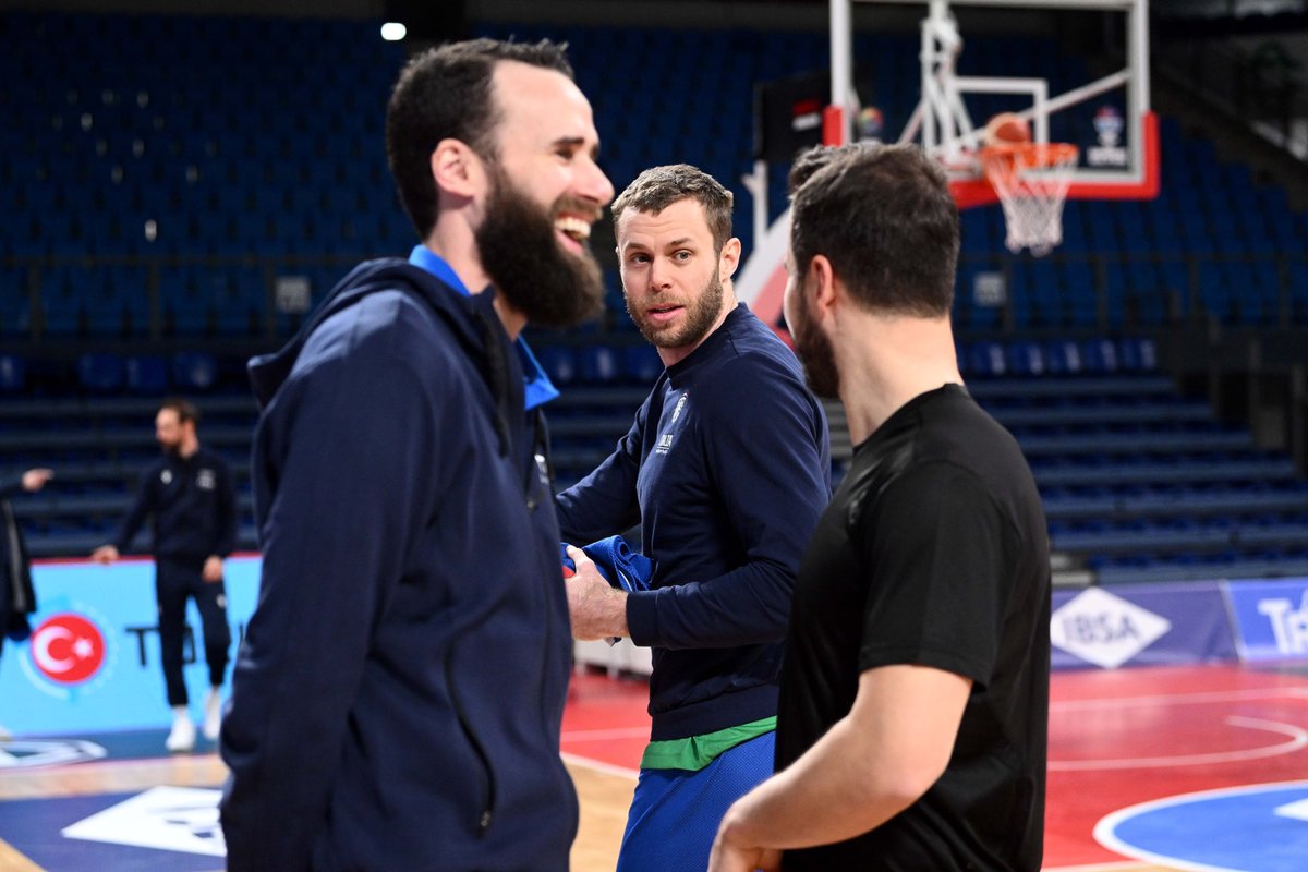 Just a couple of old friends 🫶🇹🇷 #Italbasket | #EuroBasket #MakeYourMark