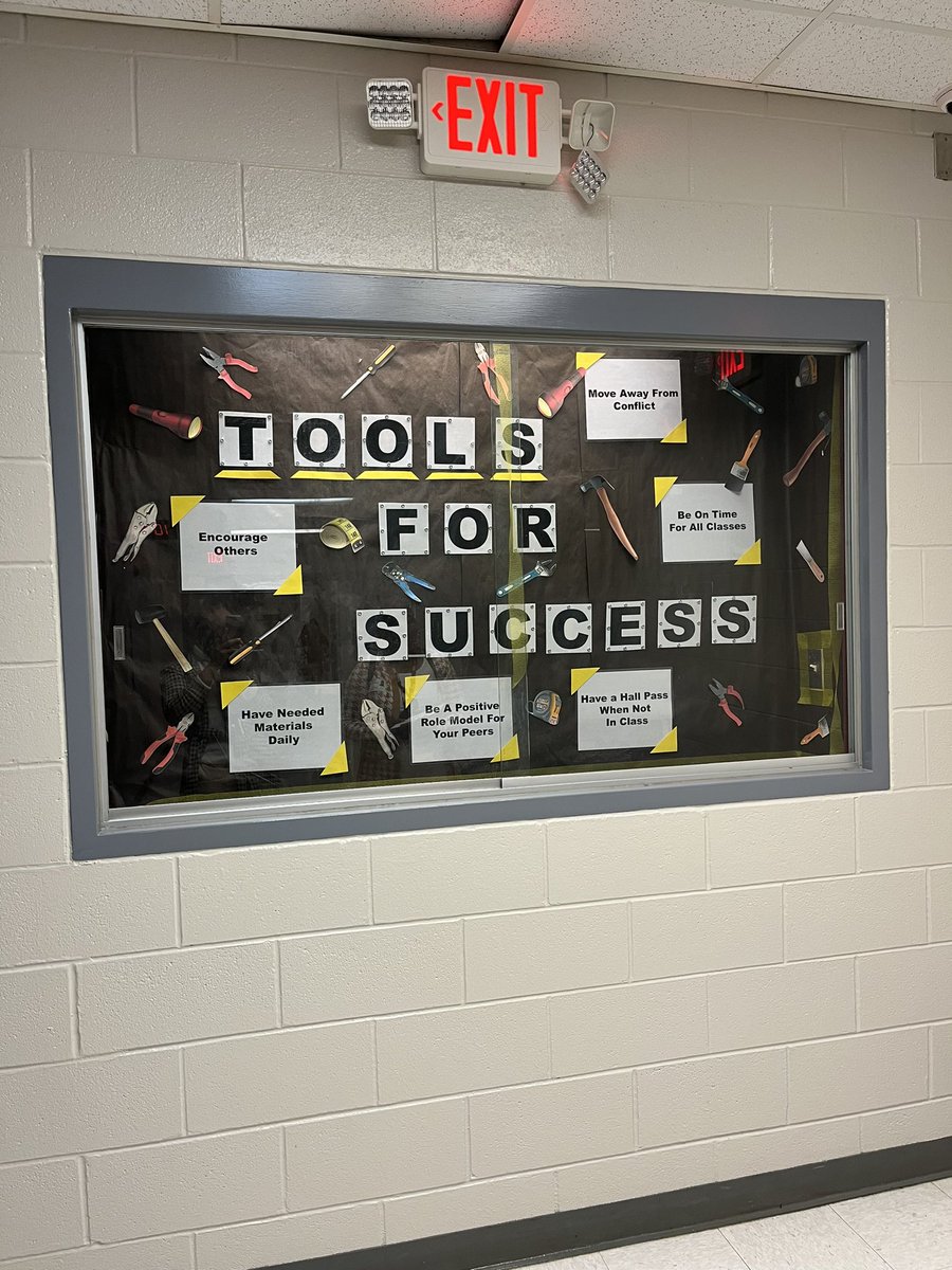 Mar_AdamsPPS's tweet photo. Visited THE @ICNorcomHigh  for 2nd rounds of TFI walkthroughs. 

The cosmetology department on the 3rd floor blew me away-amazing barber and nail tech programs! 

@PortsVASchools is full of gems, and I'm proud to witness their dedication to preparing students for success. 🎓 https://t.co/Piky9V9VNS