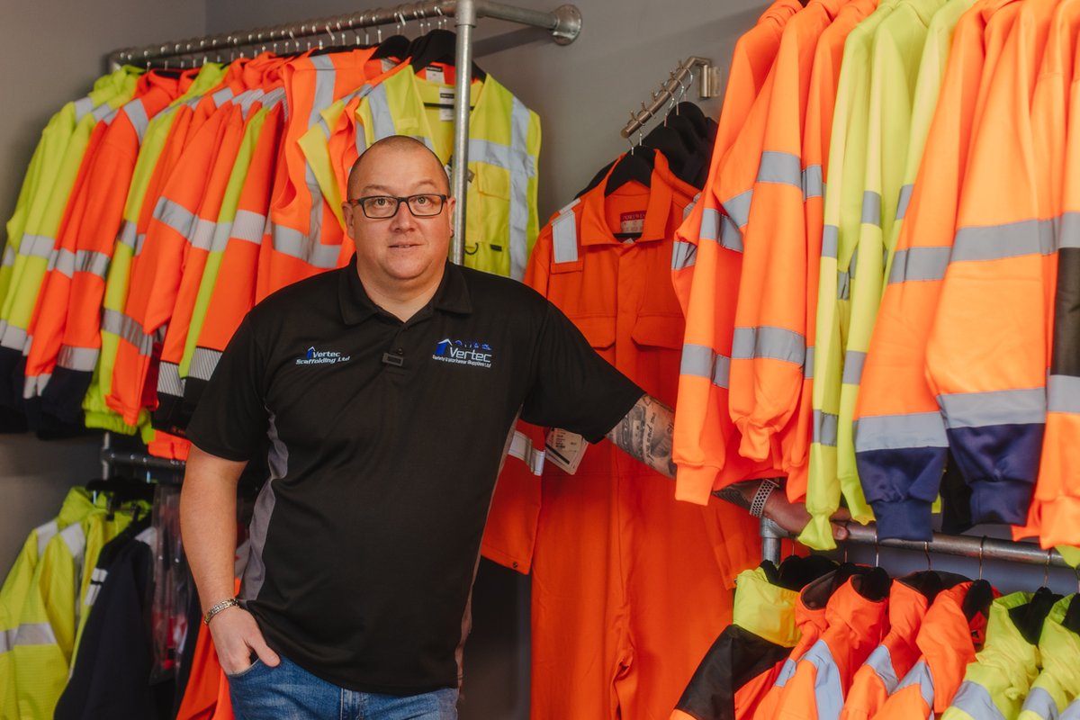 Workers that have a need for hi-vis clothing are most likely working in complex conditions. As well as making sure they'll be seen, our range has other features such as being breathable, lightweight, thermal, therefore offering even more protection. vertec-sws.co.uk/product-catego…