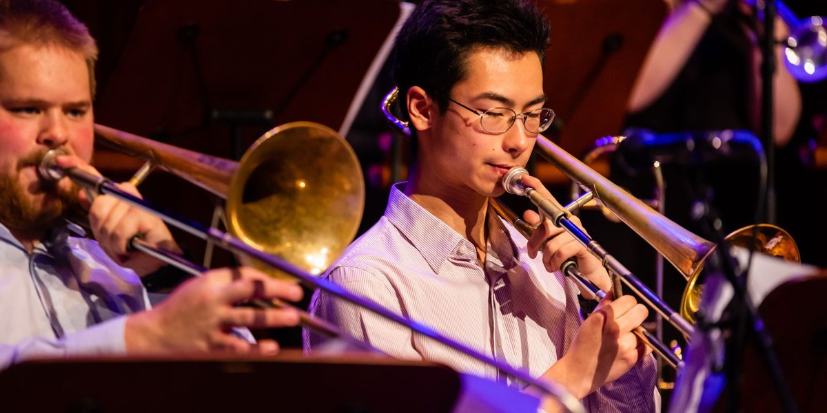 Tomorrow, join Guildhall Symphonic Brass Ensemble for a free evening concert conducted by Eric Crees, featuring a programme of Nielsen, Copland, Arthur Bliss and Bernstein 

📅 23 Feb, 7pm 
🎟️ Free, no booking required 

Find out more 👇
gsmd.ac.uk/whats-on/guild…