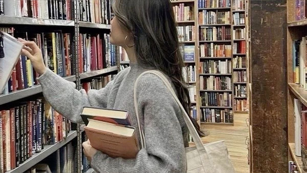 surrounded by books 📚
