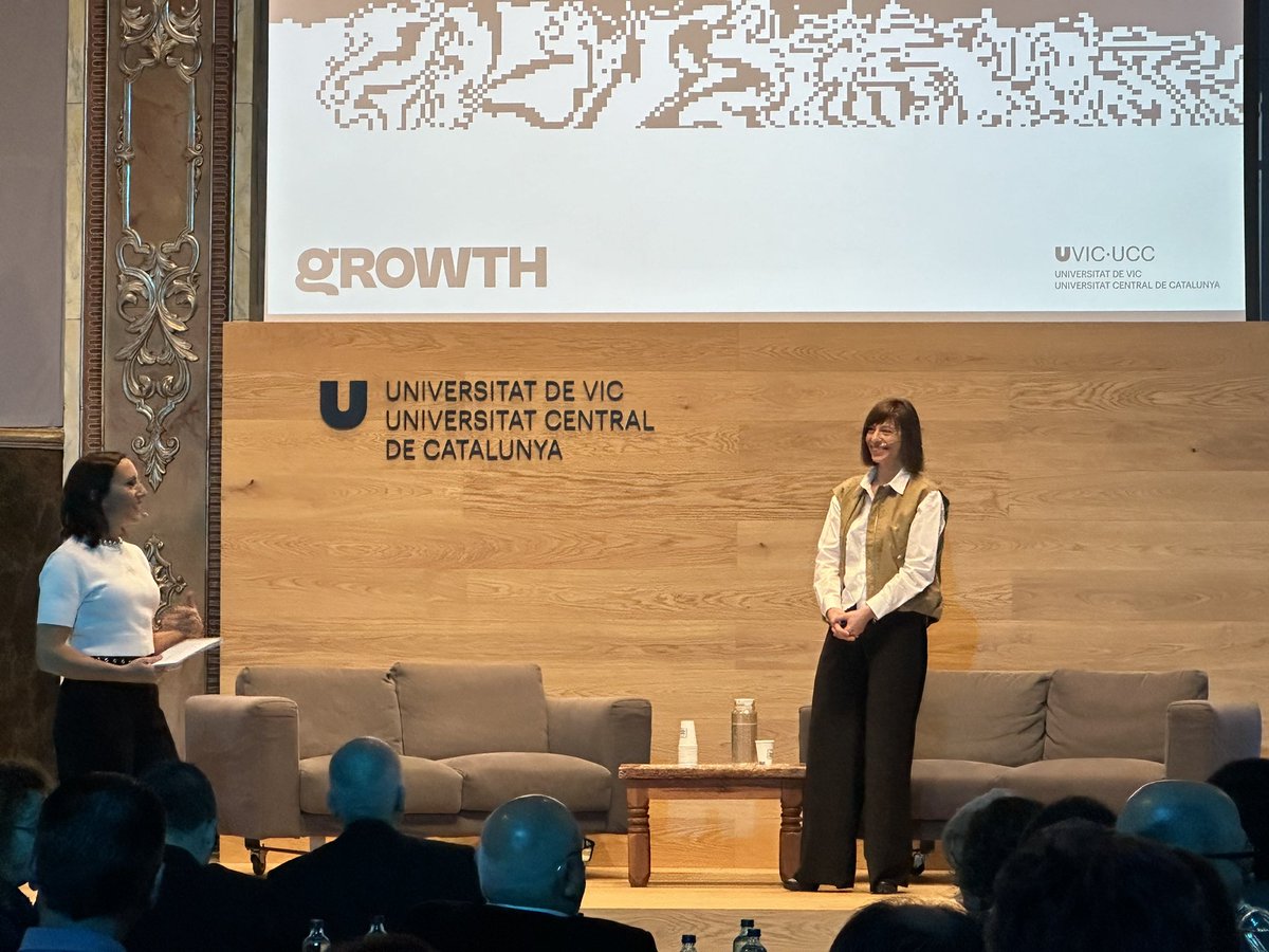 Escola de Postgrau UVic tweet media