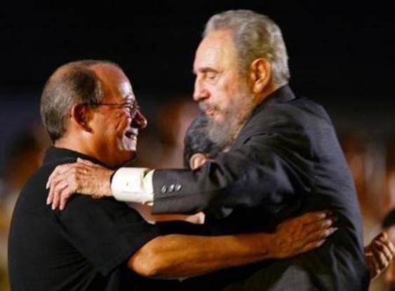 Silvio: 'Cuando escribí El Necio estaba pensando en #Fidel y, hasta cierto punto, en mí'. Él no lo sabía, pero estaba pensando en nosotros también... #UnidosXCuba