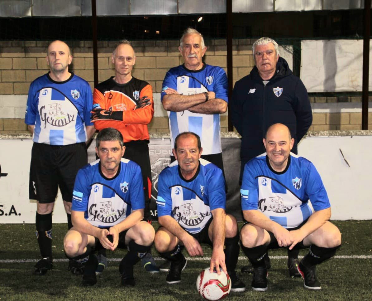 Bizkaiko Federakundeak bultzatutako Walking Football Ligaren lehen edizioa atzo hasi zen Ibarretan, lau partidarekin. Ibarreko 3-1  Gaminizi eta 1-0 Berangori. Plentziak 5-0 irabazi zion Gaminizi eta 2-0 Berangori.