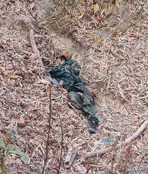 kyawthet_lwin's tweet photo. "ဟိုပုံးမြို့နယ်တွင် တိုက်ပွဲဖြစ်ပွားပြီး စစ်ကောင်စီနှင့် ပြည်သူ့စစ်များထံမှ လက်နက်ခဲယမ်းများ သိမ်းဆည်းရမိ"

■ စစ်ကောင်စီနှင့် အပေါင်းအပါများက ပအိုဝ်းများ အထွဋ်အမြတ်ထားသည့် ဘာသာရေးဆိုင်ရာ နေရာများကို လက်နက်ကြီးများဖြင့် ပစ်ခတ်ဖျက်ဆီးခြင်း တပ်စွဲနေထိုင်ခြင်းများပြုလုပ် https://t.co/A2BqWV3WxE