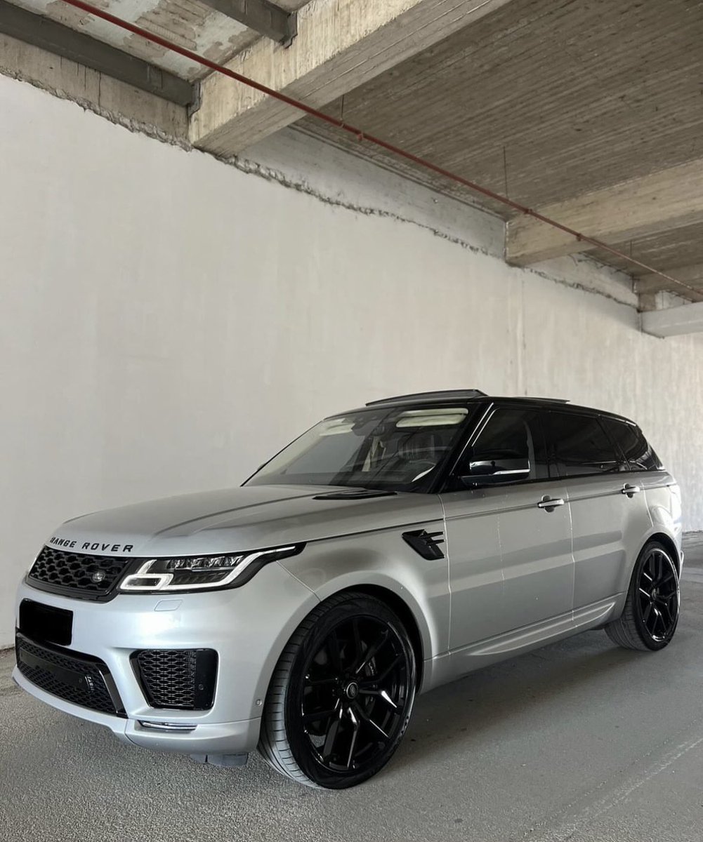 FastCars___'s tweet photo. RANGE ROVER SPORT 🦍 https://t.co/zXUbivLs6A