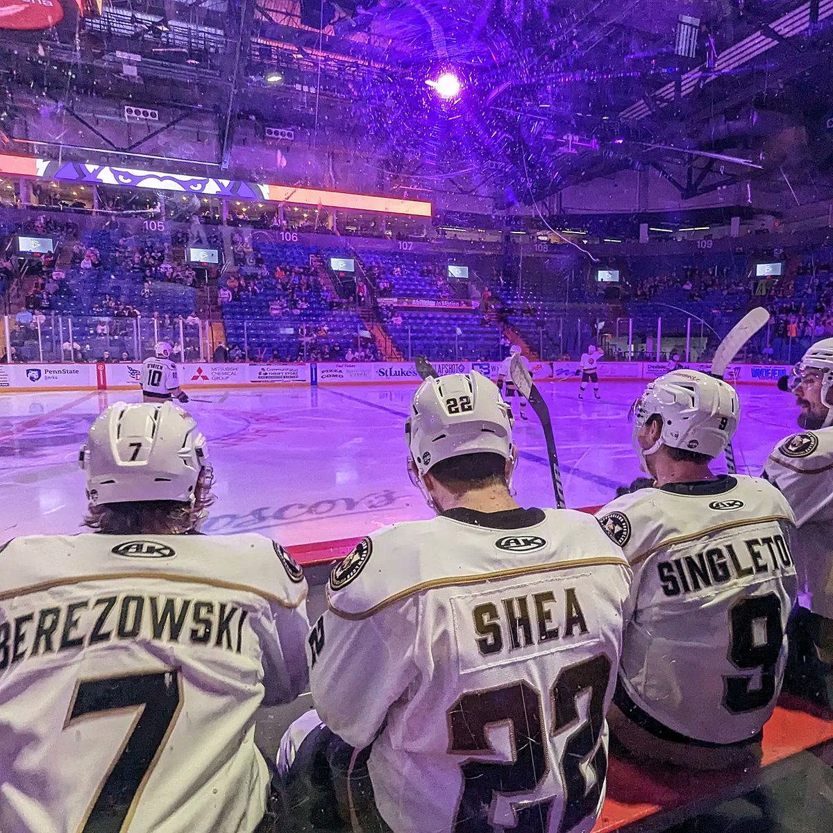 WmHudson's tweet photo. Hockey Night in Reading PA. https://t.co/DVHcoXQxEG