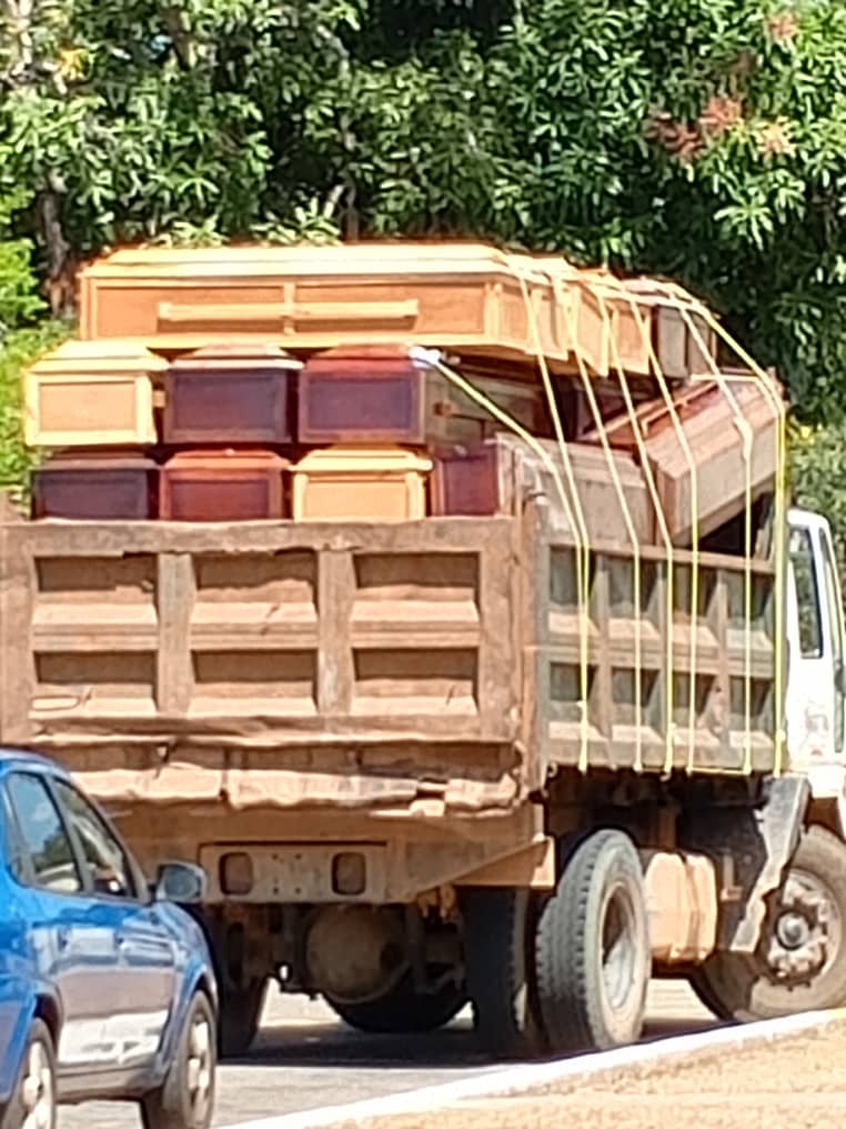 AmericoDeGrazia's tweet image. 39 muertos y 22 heridos, por ahora, reportan los mineros desde &quot;Bulla Loca&quot;, lugar del trágico suceso en La Paragua. Mientras Maduro y Marcano no saben como ocultar su holocausto inducido. @el_bolivarense @ElNacionalWeb @sppoliticos @NTN24 @ArmandoInfo @ChuoTorrealba @AndresPtl9…