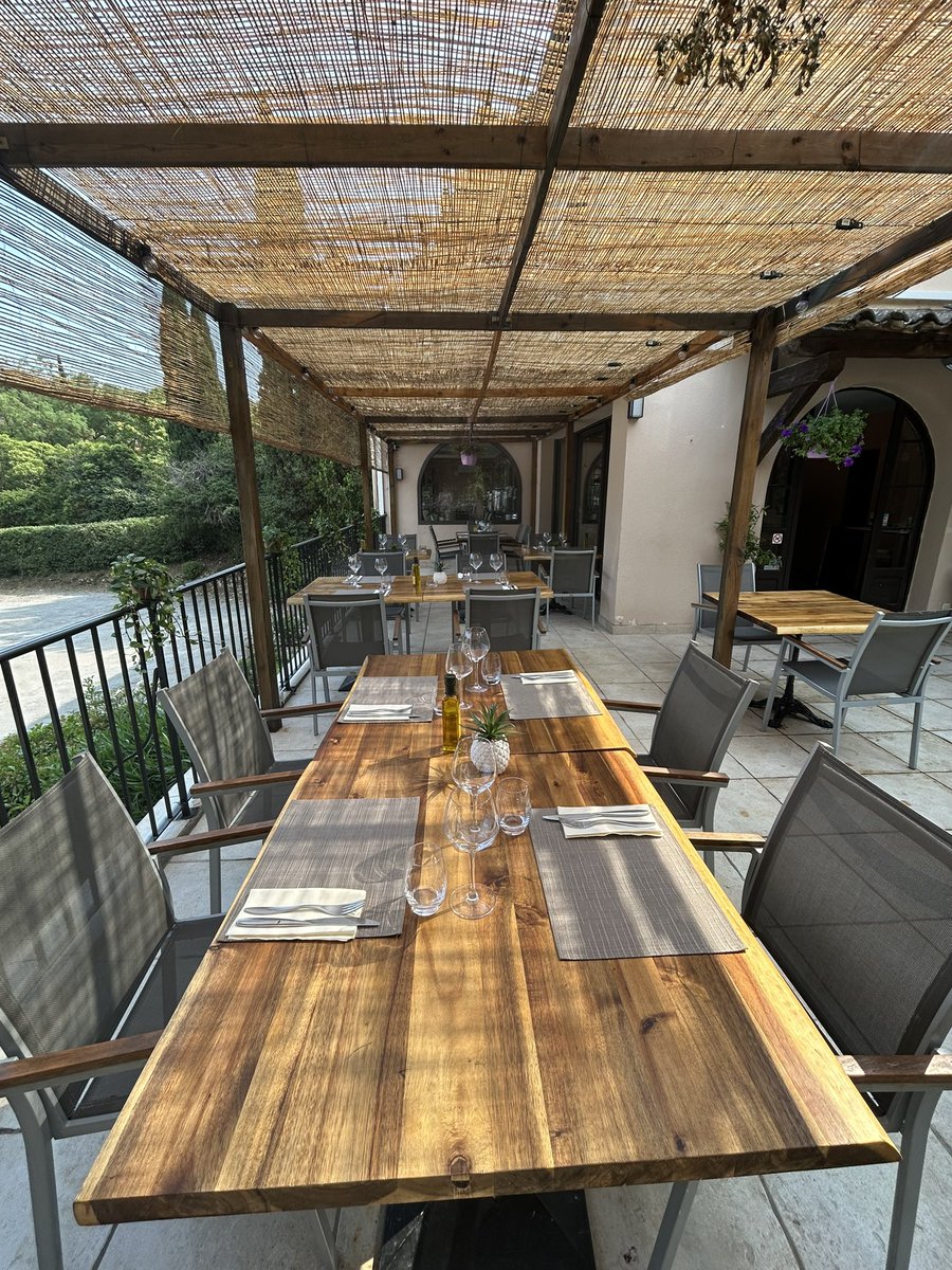 AllisonStefany2's tweet photo. Update 2023
Con la familia de mi 👨🏻‍🍳💕 abrimos un restaurante en la Riviera Francesa de cocina mediterránea con influencias Ecuatorianas (representandoo mi gente 🇪🇨) no saben lo orgullosa que soy de servir patacones, empanadas, ceviche, etc. https://t.co/JHKPIwrEx8