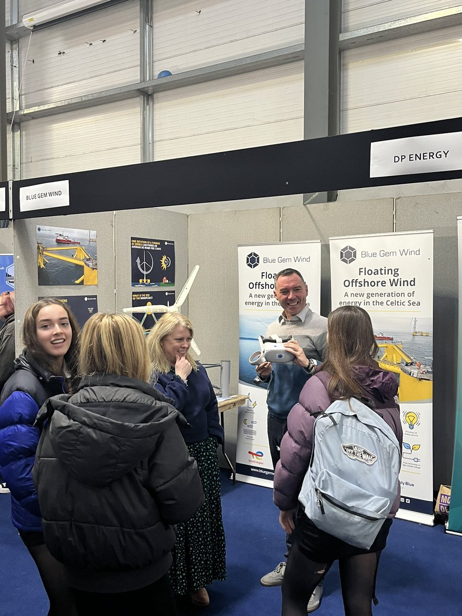 wind_gem's tweet image. Fab to be talking to quite literally 100’s of young people today at the #chooseyourfuture event. Hopefully inspiring some of the future generations to consider a career in offshore wind.