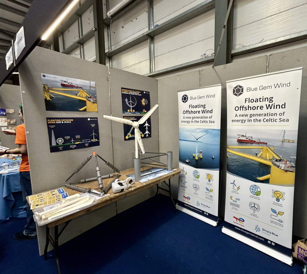 wind_gem's tweet image. Fab to be talking to quite literally 100’s of young people today at the #chooseyourfuture event. Hopefully inspiring some of the future generations to consider a career in offshore wind.
