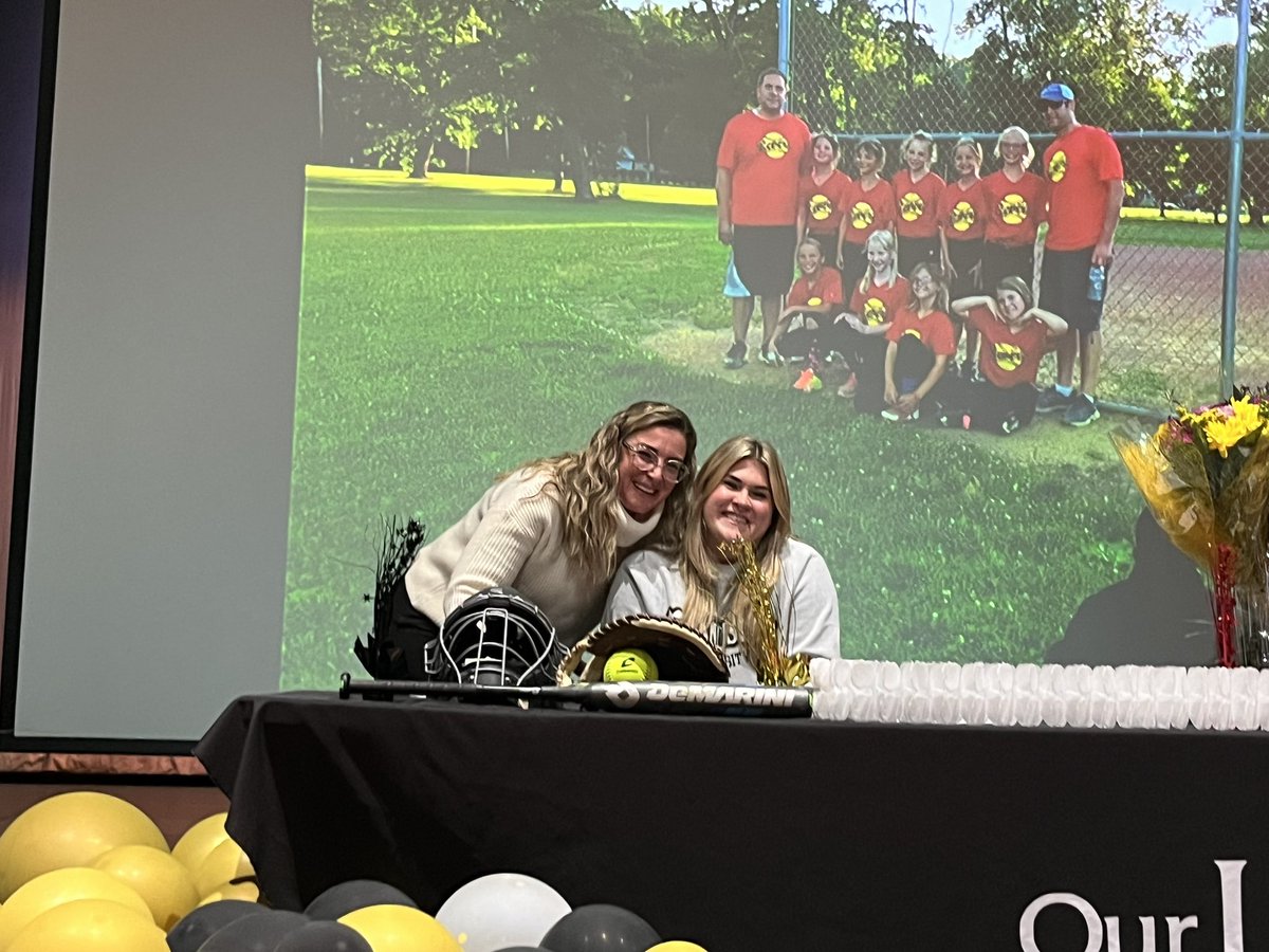 Gretch_Softball's tweet photo. Signing Day! Excited to announce I will be continuing by academic and softball career at Franciscan University of Steubenville! @Franciscan_SB @FranAthletics https://t.co/BmgbbwWz5H