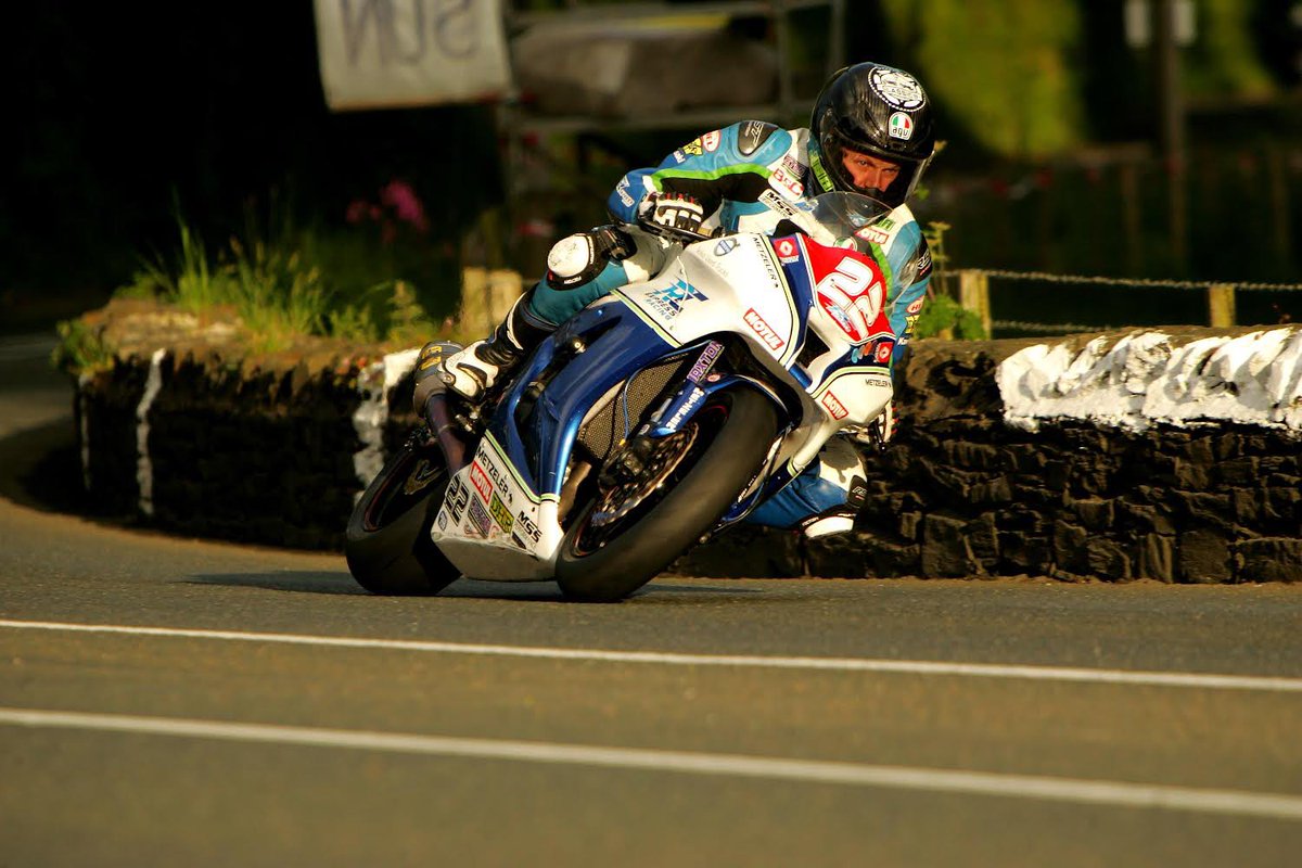 #throwbackthursday to 2015. Riding the @RCExpressRacing stock 1000 into the ☀️ round the TT course. #TT2015 #stocker #blindingsun