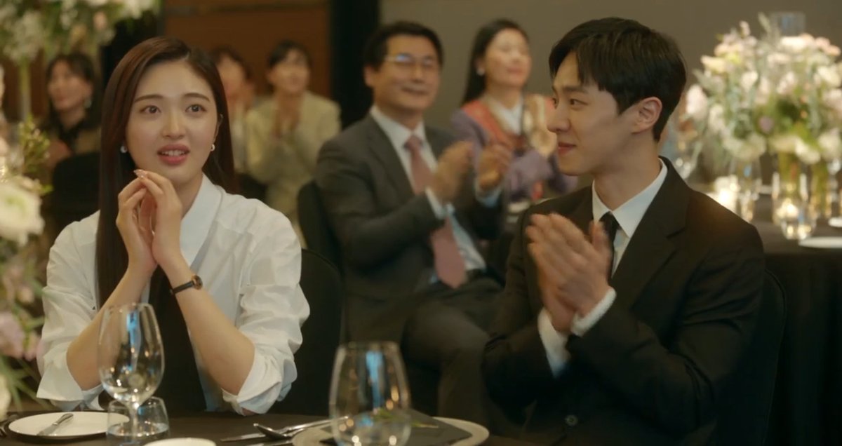 iconickdramas's tweet photo. marry my husband (2024) 👠

A fantasy revenge drama about a terminally ill woman who is given a second chance at life when she returns to the past after being murdered by her husband and best friend, who are having an affair. https://t.co/QcDpBpE8ie
