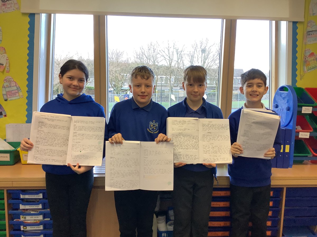 DeanburnPS_P7A's tweet photo. We are the star 🌟 writers for this week! #ExtendedWriting #VCOP #Research #Report #AfricanAnimal #P7Team 😀 https://t.co/FgG2wYYU7c