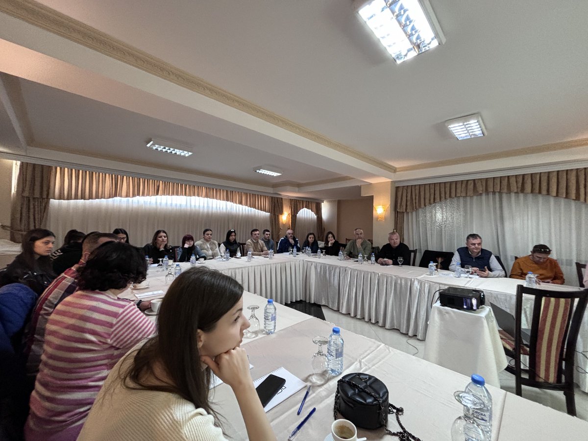 InstituteResis's tweet photo. 🔵 Граѓаните од Вардарски регион добиваат медиум на заедницата, интернет платформа ,,Локал Актив Вардар" 
🔵 Прочитај повеќе 👉🏼 https://t.co/67peMmWNM2 https://t.co/eR5G4jhutd