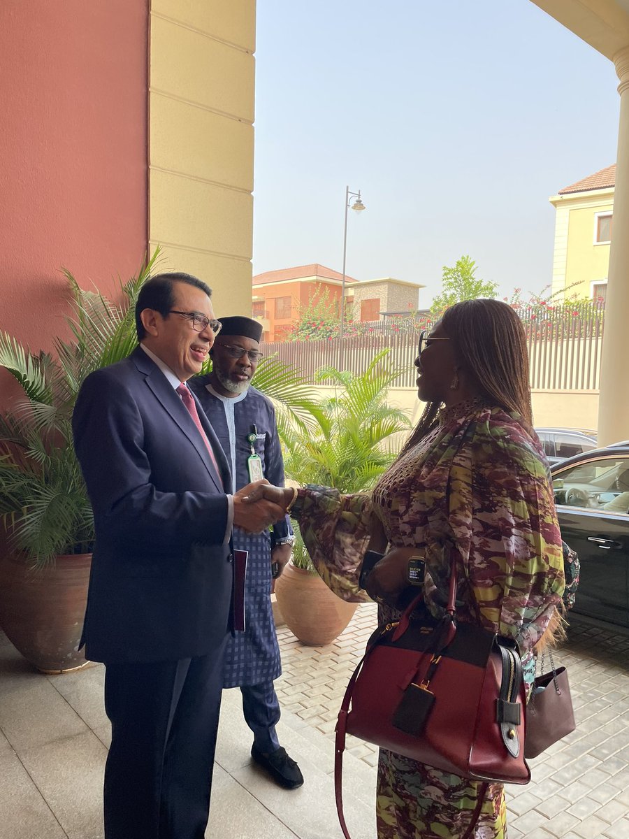 AlfredMirandaO's tweet photo. Para incrementar el comercio entre #México y #Nigeria, @ComceOficial y @OfficialNEPC  firmaron un Memorándum de Entendimiento en noviembre pasado.  Iniciamos su proceso de instrumentación con la reunión de trabajo sostenida con la CEO del Nigerian Export Promotion Council, Nonye Ayeni y su equipo.