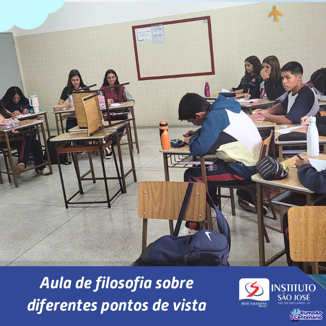 InstitutoSJC's tweet photo. Na aula de filosofia, o professor Bruno convidou os estudantes a refletir sobre diferentes pontos de vista, pedindo para que eles desenhassem a cadeira colocada no meio da sala, e debatendo sobre o exercício. https://t.co/hUnpXviWMq