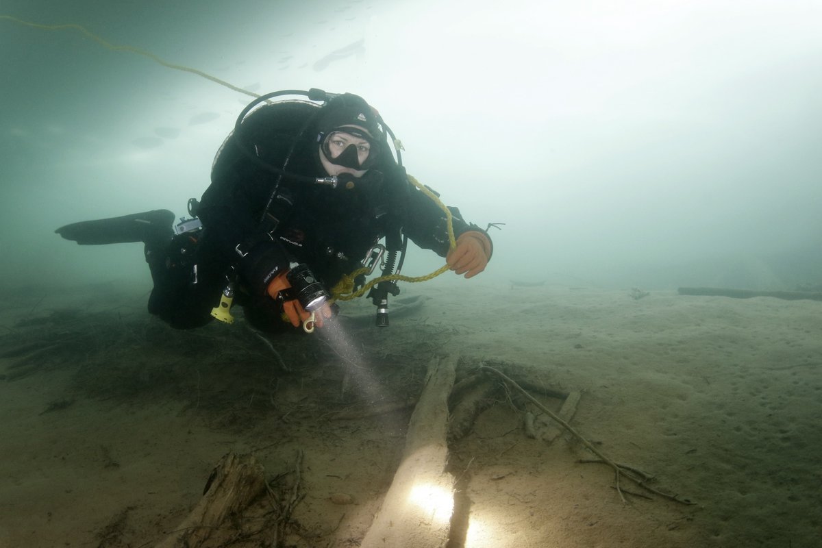 Diversinc's tweet photo. Embrace the thrill of transformation with each dive. π¬ With Divers Incorporated, every descent is a step towards becoming the diver you aspire to be. Dive in, rise confident. #DiveDeep #TransformWithUs #ScubaJourney https://t.co/AKH6fnycuW